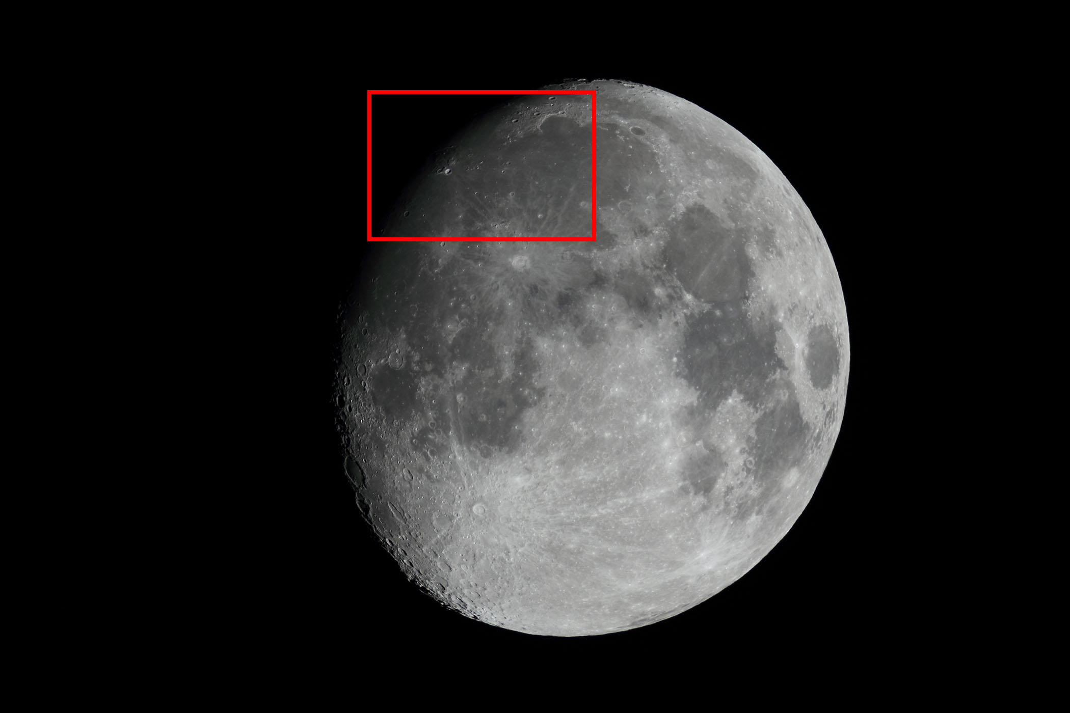 『月(月齢12.2)虹の入り江・雨の海付近』(2025年12月2日)