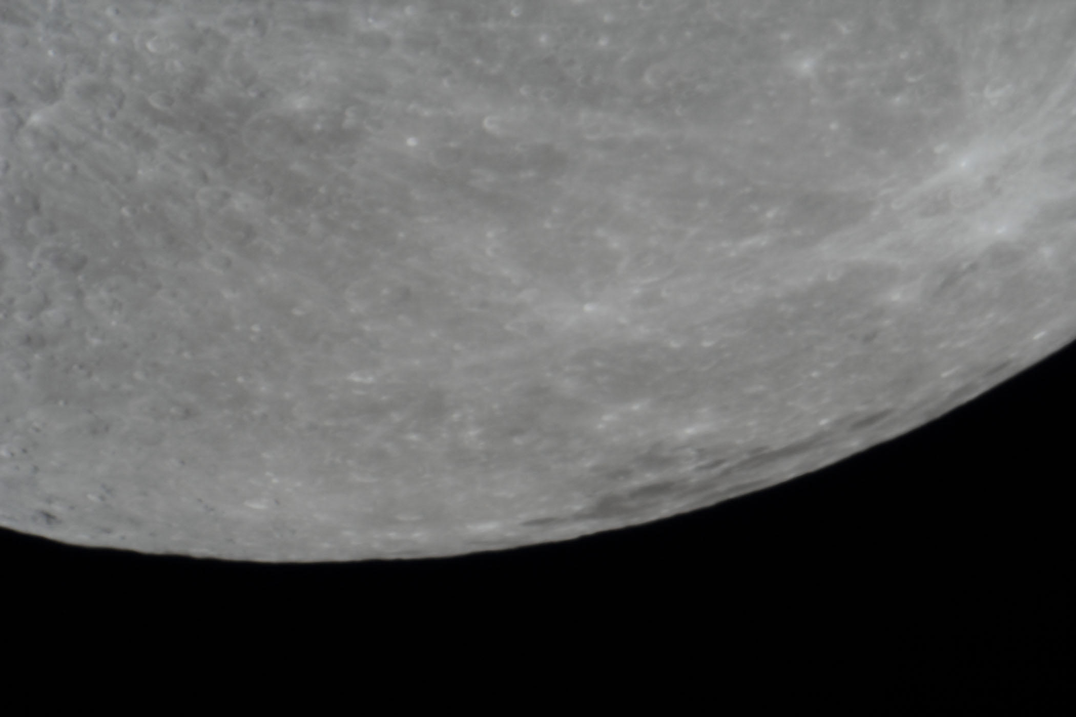 『月(月齢12.2)南の海付近』(2025年12月2日)