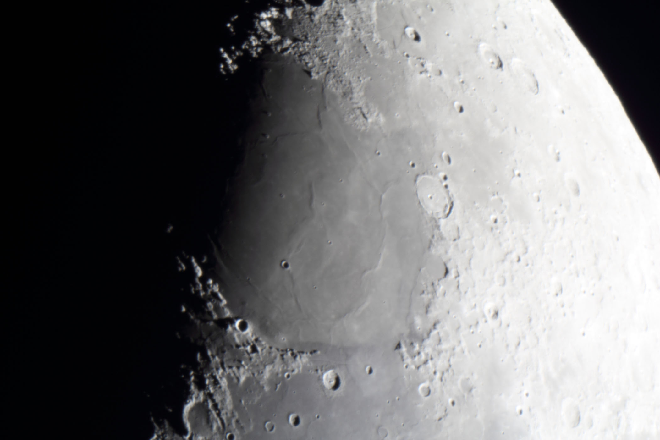 『月(月齢6.0)晴の海付近』(2026年2月23日)