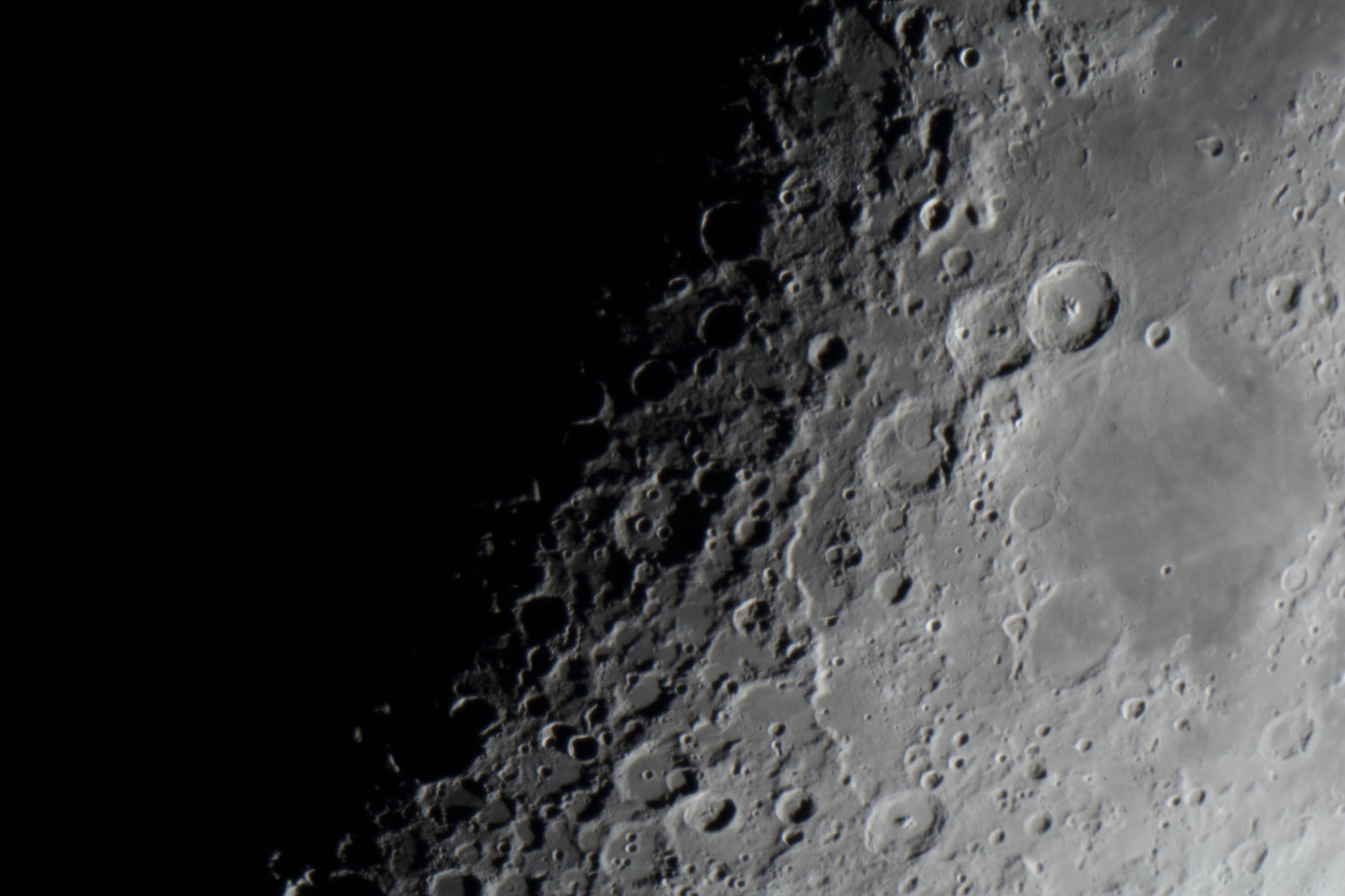 『月(月齢6.0)キリルス・神酒の海付近』(2026年2月23日)